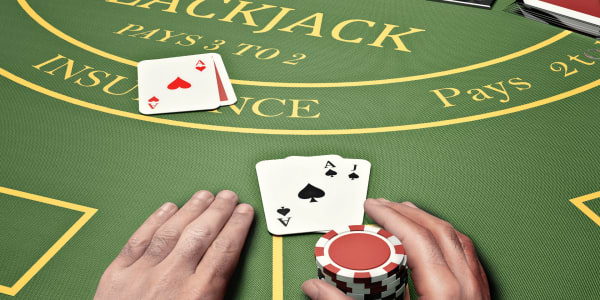 Conheça a diferença: Blackjack Versus Poker!